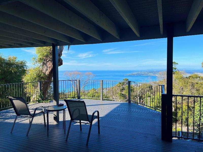 Arthurs Holiday Villa image