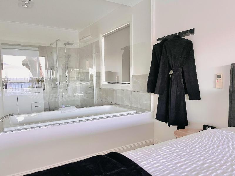 Arthurs Holiday Villa image