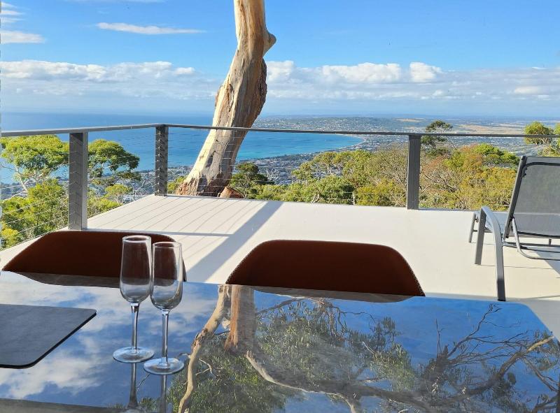 Arthurs Holiday Villa image