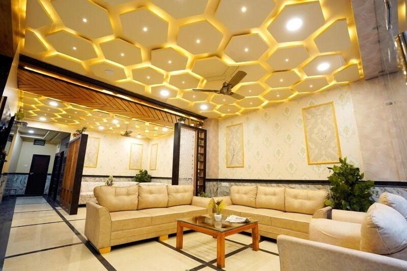 Hotel Alishaan image