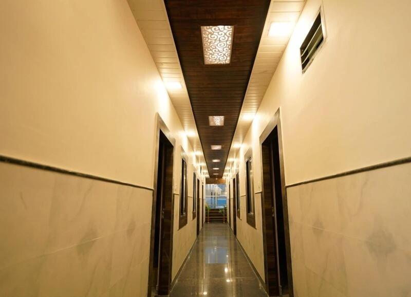 Hotel Alishaan image