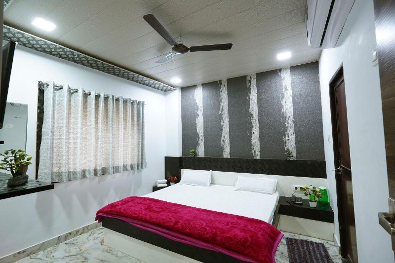 Hotel Alishaan image