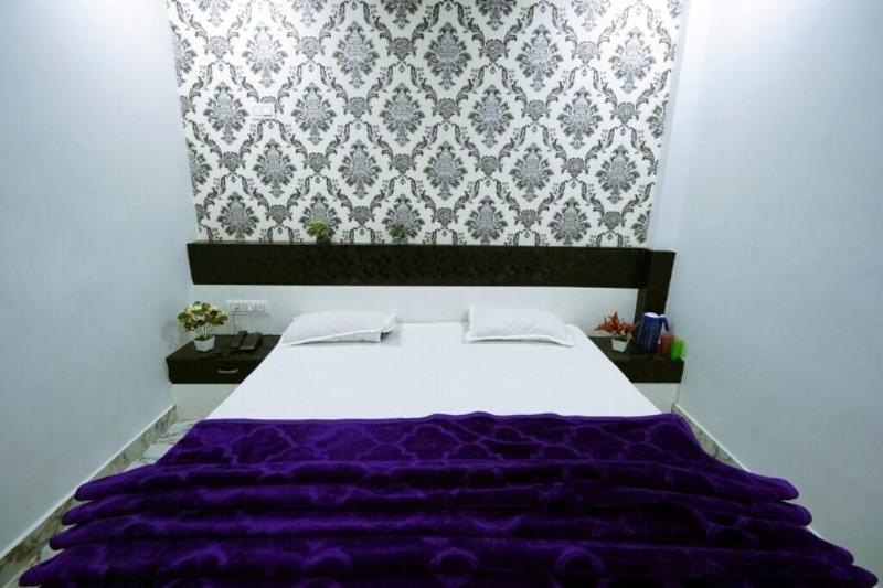 Hotel Alishaan image