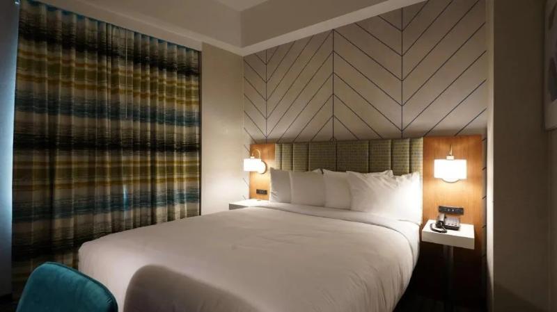 Hampton Inn Long Island City  NY image