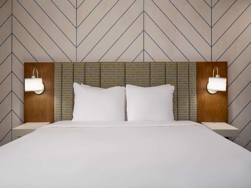 Bed room