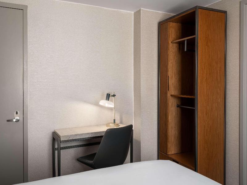 Bed room