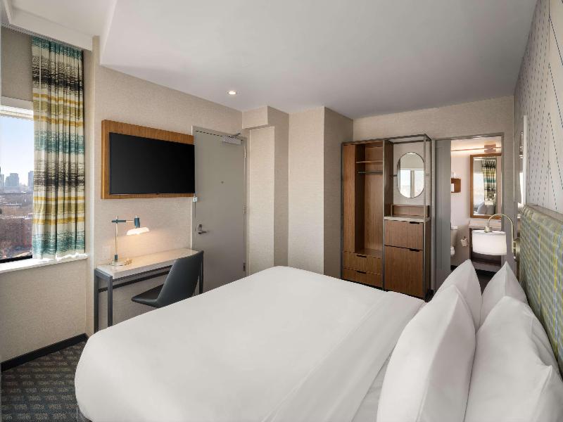 Bed room