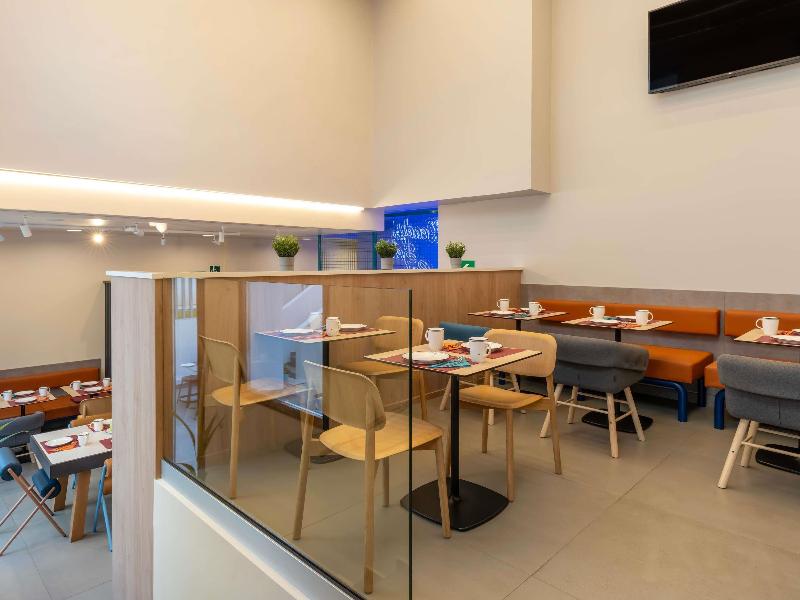 Ibis Budget Valencia Centro Puerto image