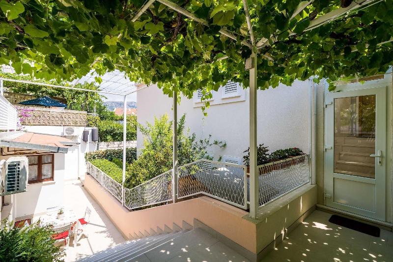 Guest House Vulic image