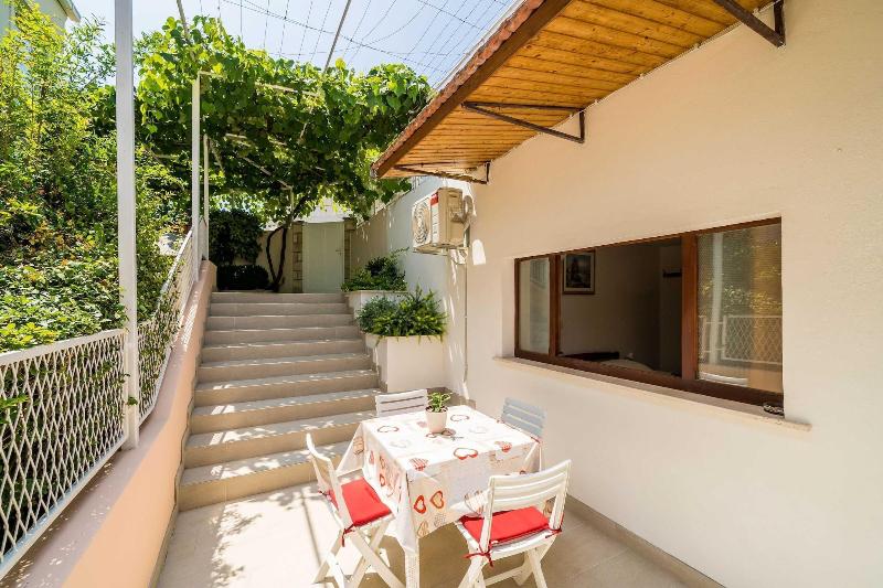Guest House Vulic image