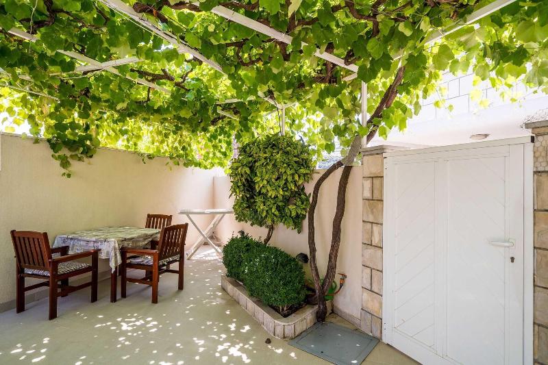 Guest House Vulic image