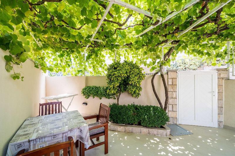 Guest House Vulic image