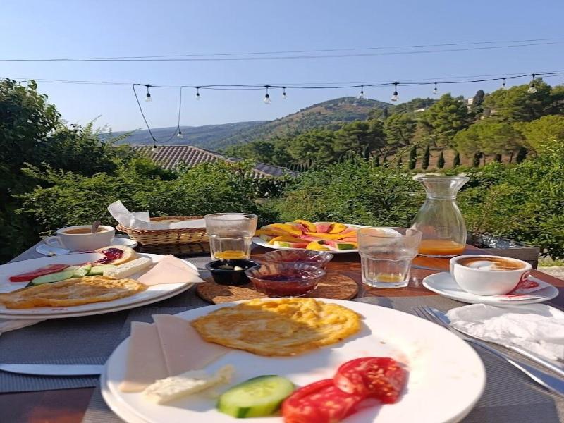 Te Gjyshi (at Grandfather) image