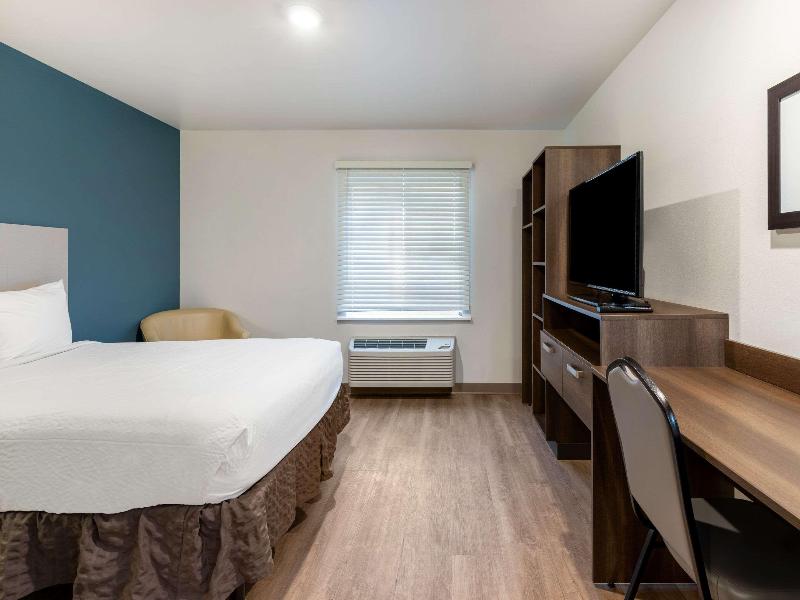Woodspring Suites Gurnee - Chicago image