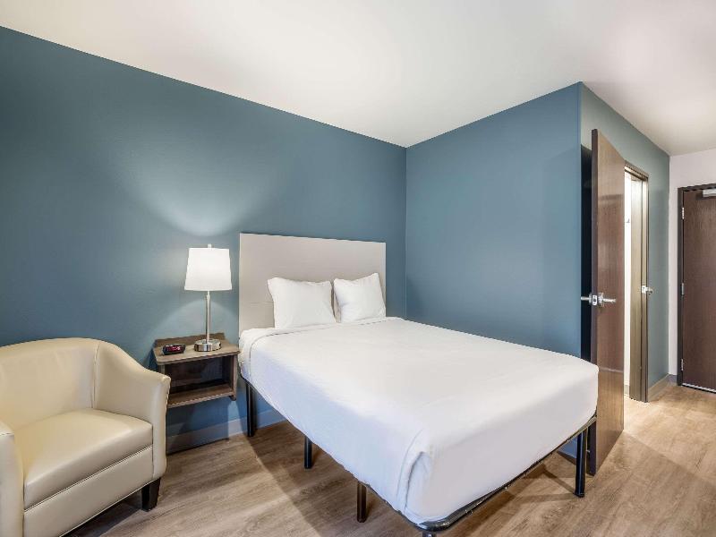 Woodspring Suites Gurnee - Chicago image