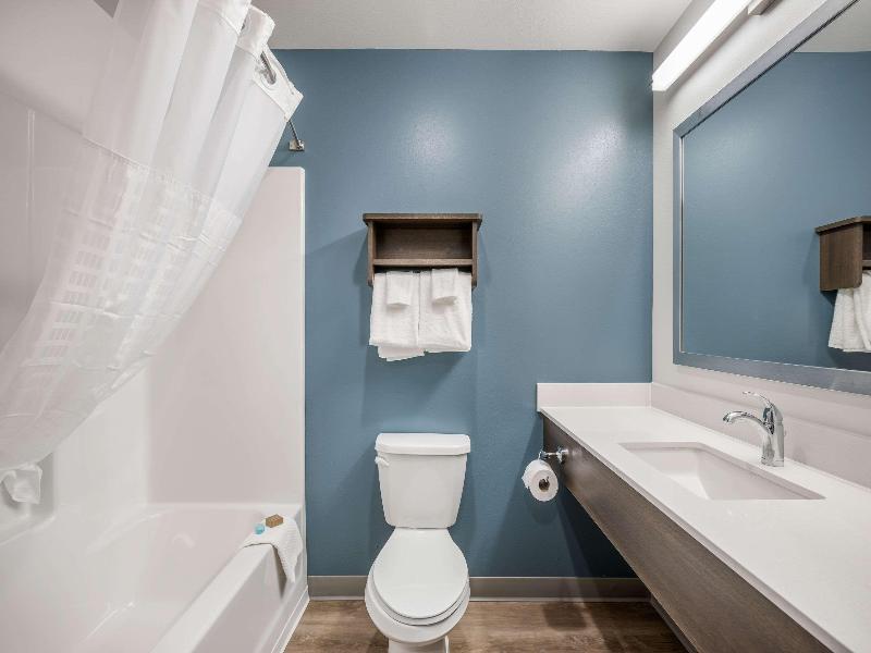 Woodspring Suites Gurnee - Chicago image