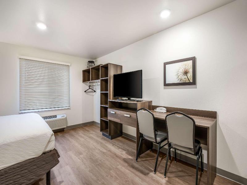 Woodspring Suites Gurnee - Chicago image