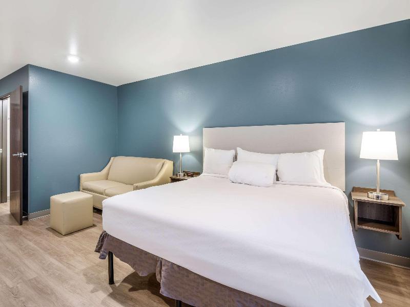 Woodspring Suites Gurnee - Chicago image