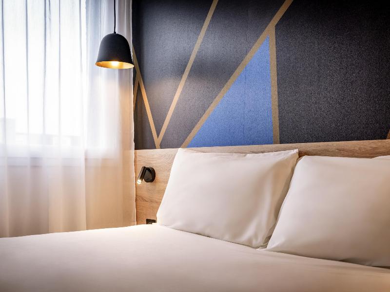 Ibis Styles Valenciennes Petite Forêt image