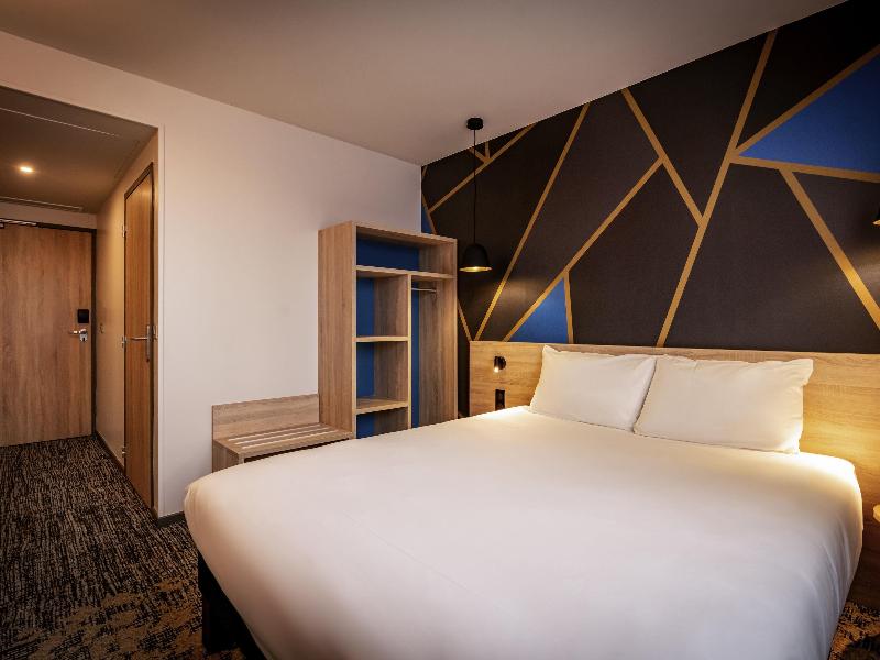 Ibis Styles Valenciennes Petite Forêt image