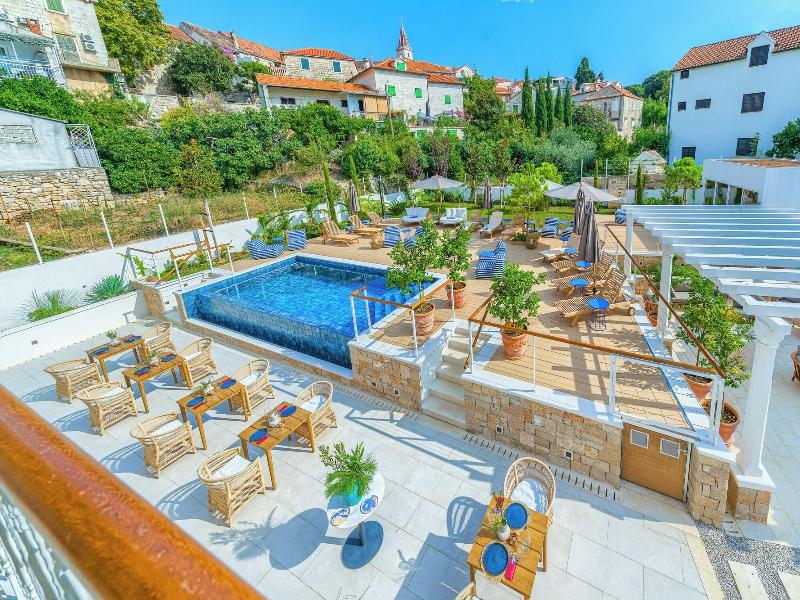 Hotel Brattia image
