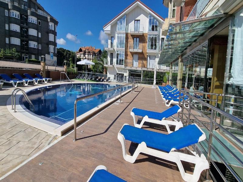 Playa Joyel Family Rooms image