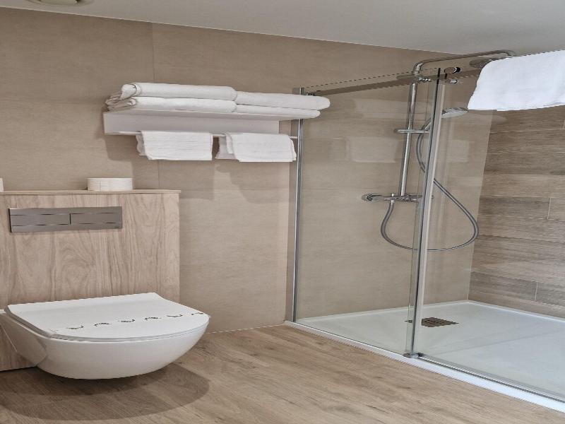 Playa Joyel Family Rooms image
