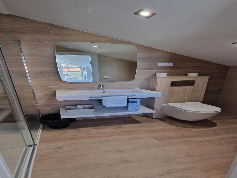 Playa Joyel Family Rooms image