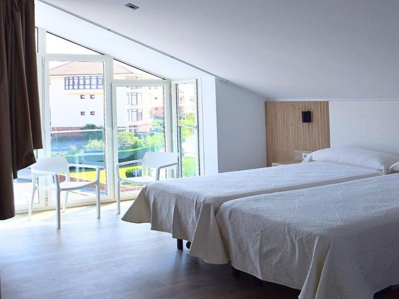 Playa Joyel Family Rooms image