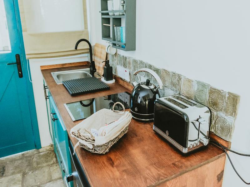 Sunside Inn Hotel Kyrenia image