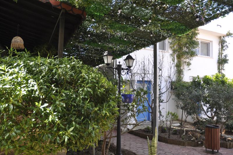 Sunside Inn Hotel Kyrenia image
