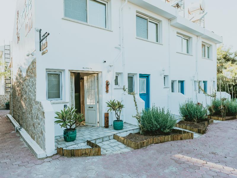 Sunside Inn Hotel Kyrenia image
