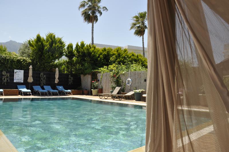 Sunside Inn Hotel Kyrenia image