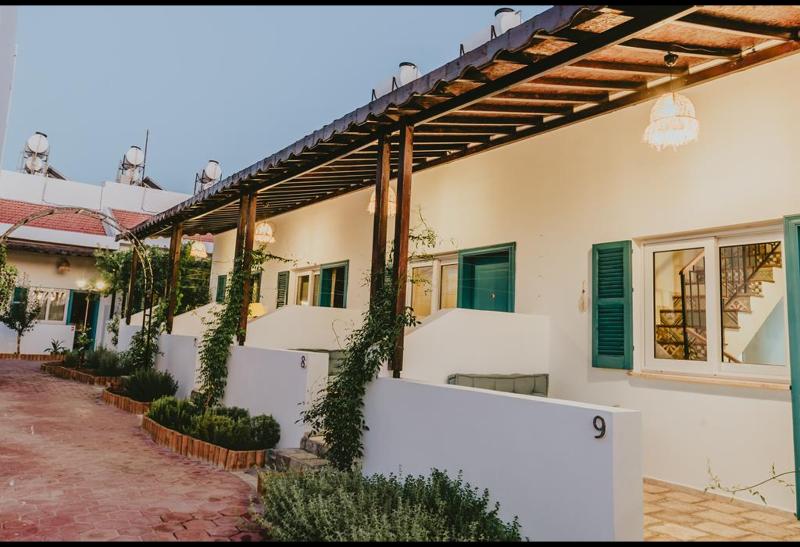 Sunside Inn Hotel Kyrenia image