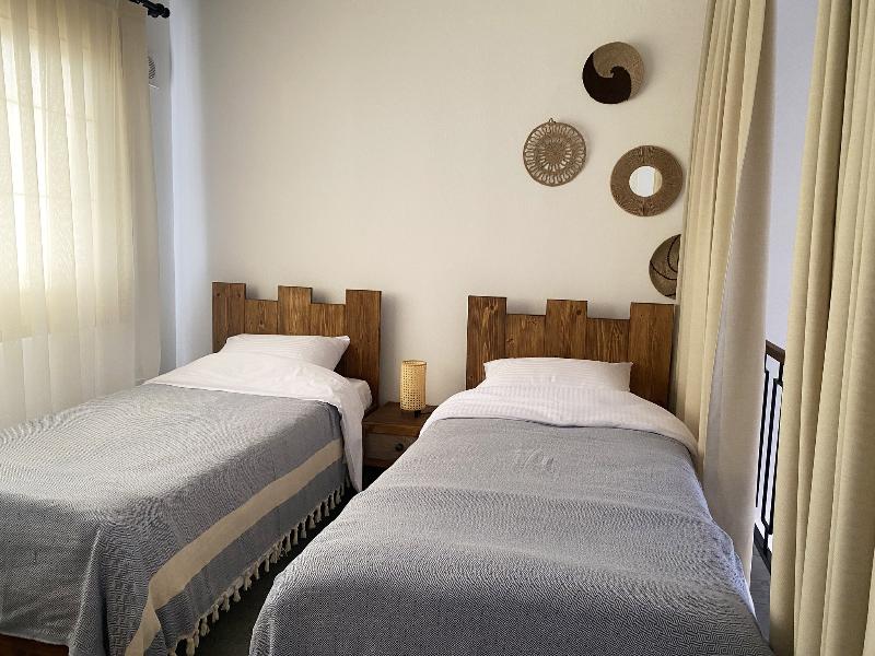 Sunside Inn Hotel Kyrenia image