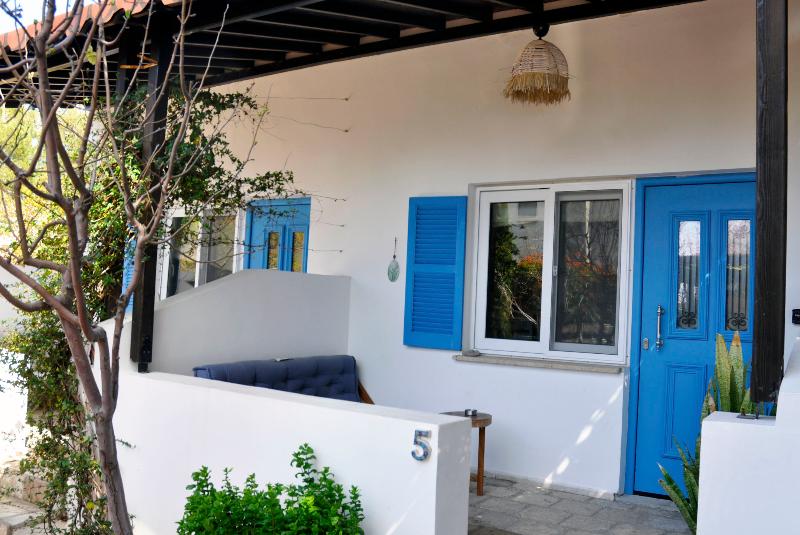 Sunside Inn Hotel Kyrenia image