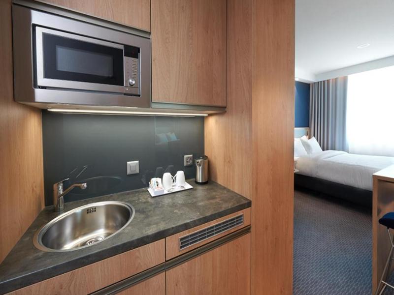 Holiday Inn Express & Suites Monheim am Rhein image