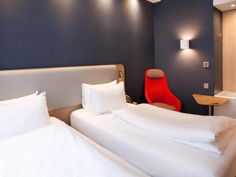 Holiday Inn Express & Suites Monheim am Rhein image