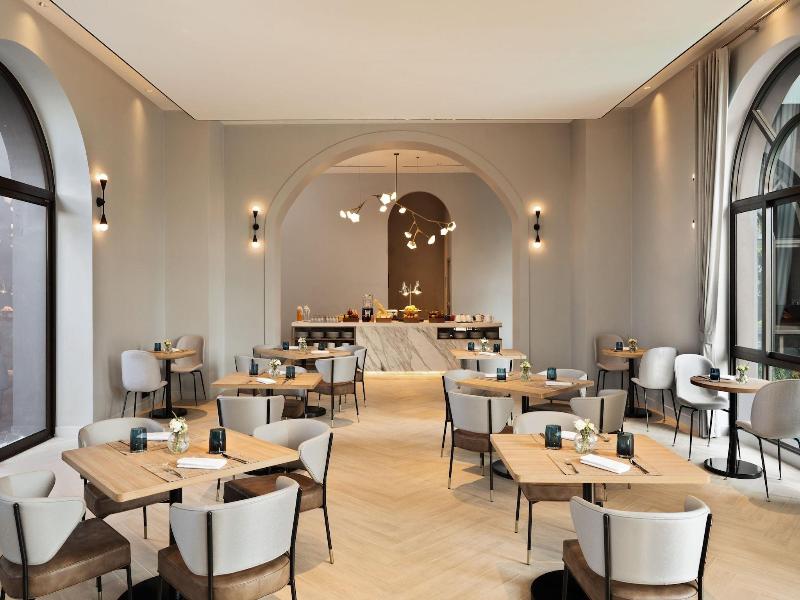 Marriott Executive Apartments Sukhumvit 101 image