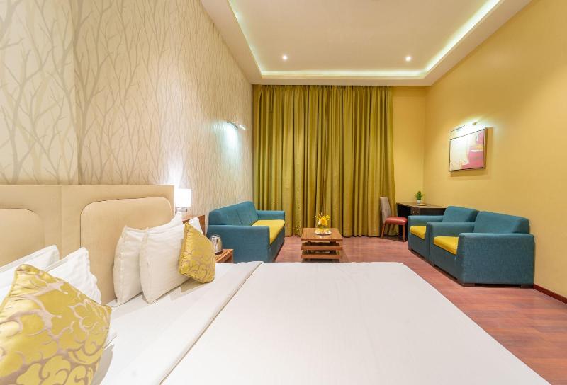Hotel Shamrock Greens, Raipur