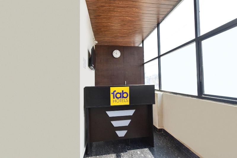 Fabhotel Starhood image