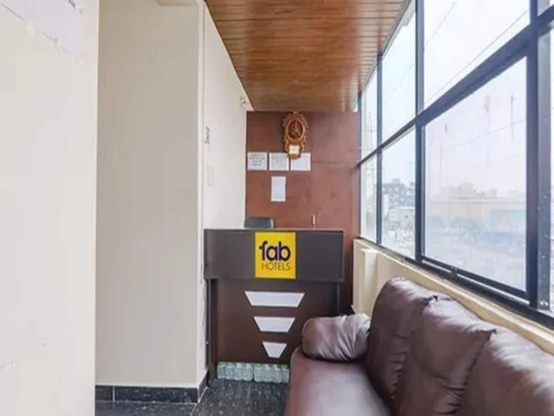 Fabhotel Starhood image