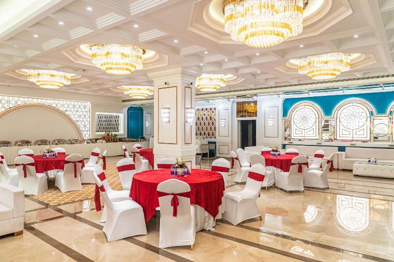 Clarion Hotel Dehradun image
