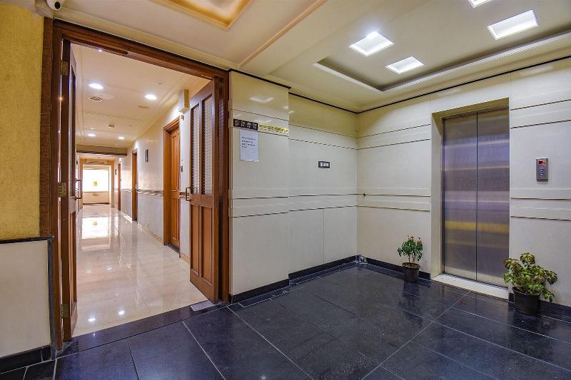 Fabhotel Sr Wakad image