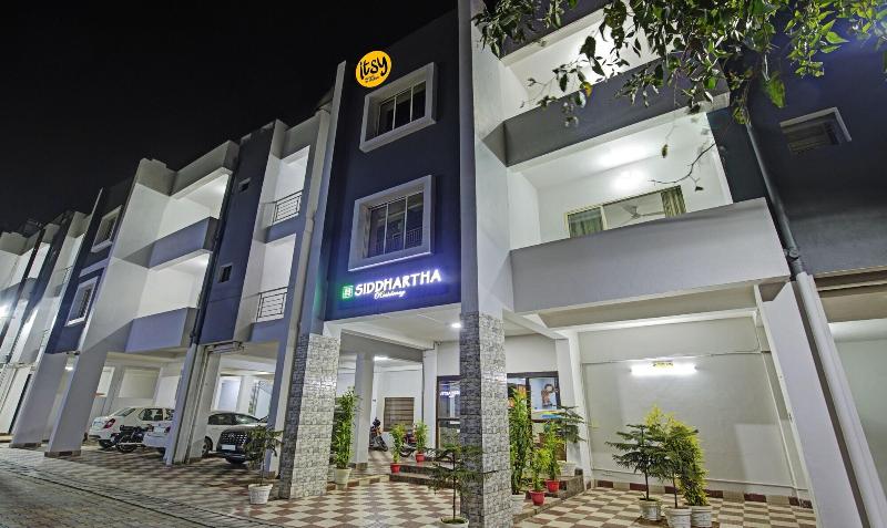 Itsy Hotels Sidhartha Residency