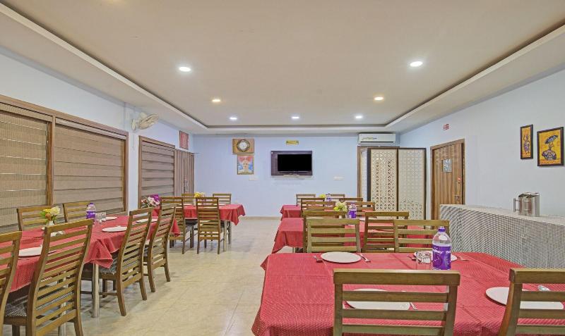 Itsy Hotels Sidhartha Residency