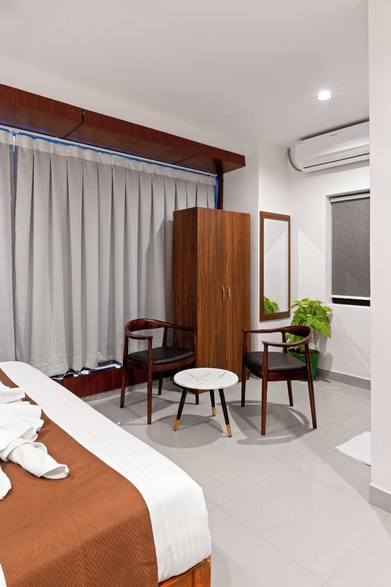 The Elite Hotel 5