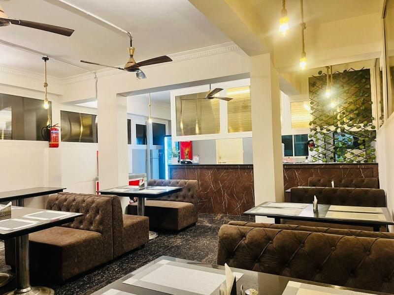 Hotel Royal Suites And Rooms