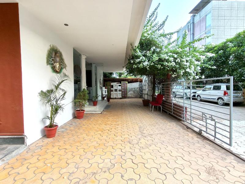 The Sky Imperial Hotel Yahvi — exterior view