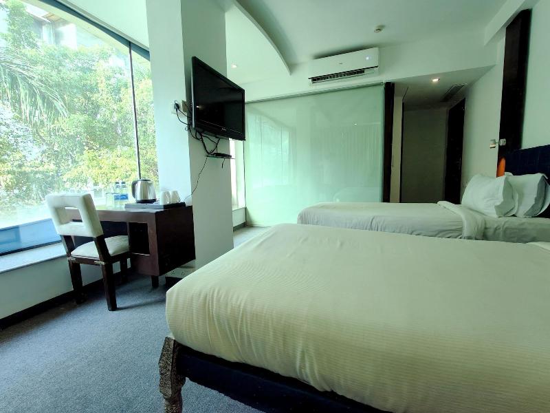 The Sky Imperial Hotel Yahvi image